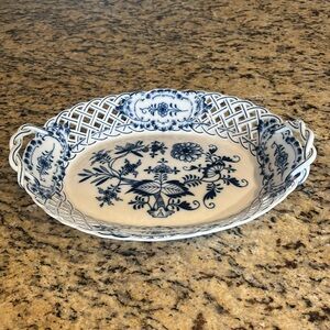 Meissen "Blue Onion" pattern reticulated oval serving dish